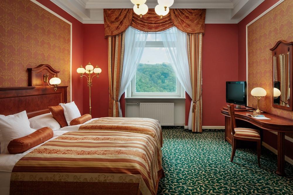 Spa Hotel Imperial Karlovy Vary Ngoại thất bức ảnh A room at the Grand Hotel